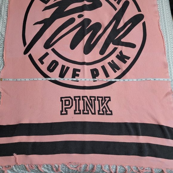 "Love Pink" blanket. - Picture 6 of 9